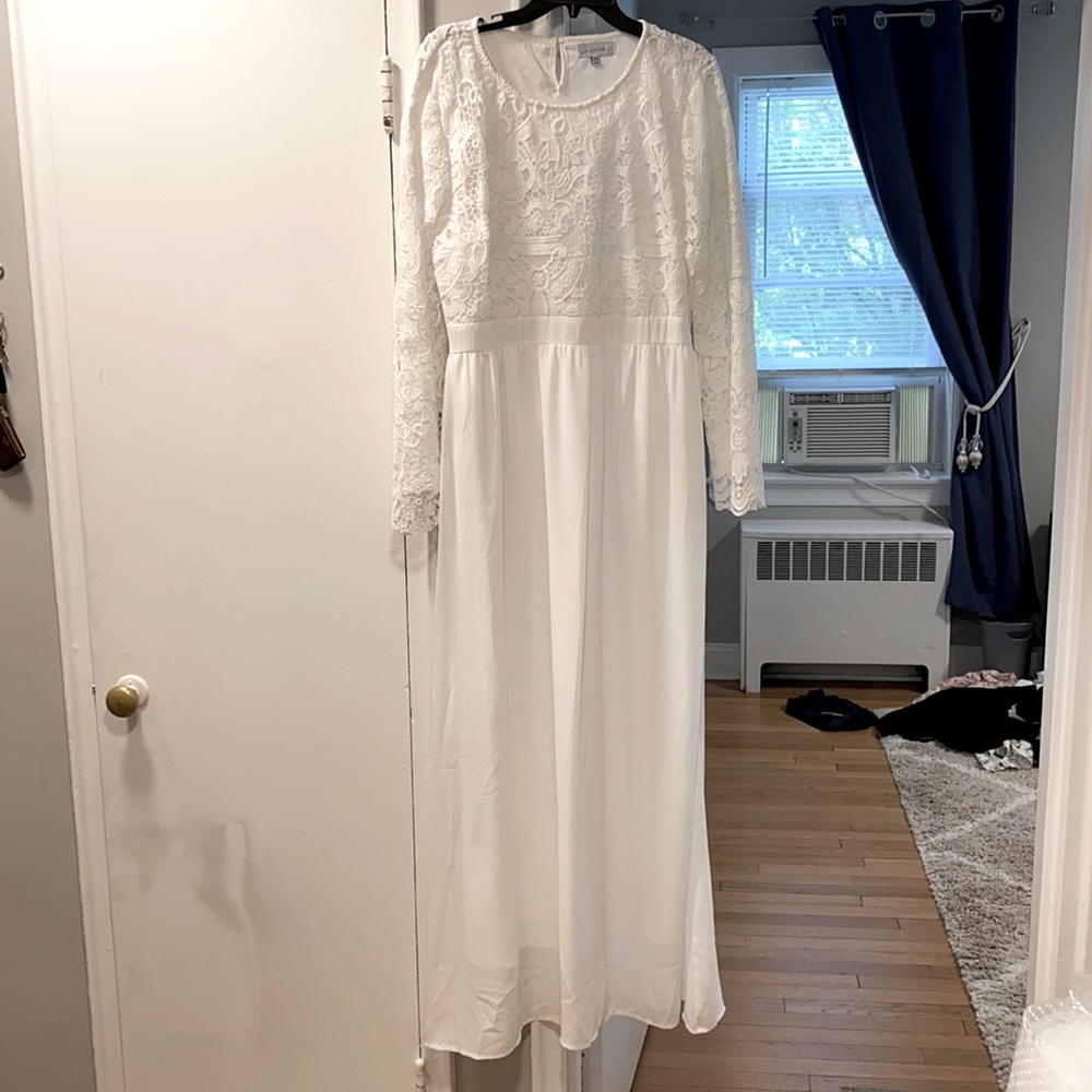 Long sleeve white dress in XXL!
